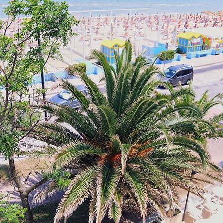 Hotel Dinarica Marotta Bagian luar foto