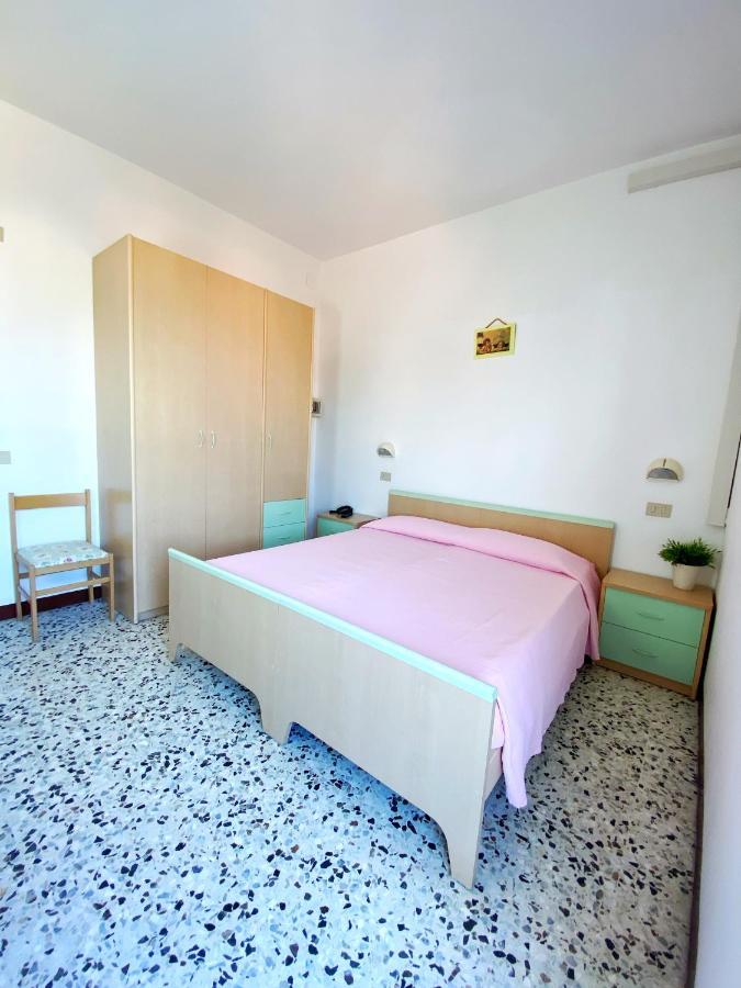 Hotel Dinarica Marotta Bagian luar foto