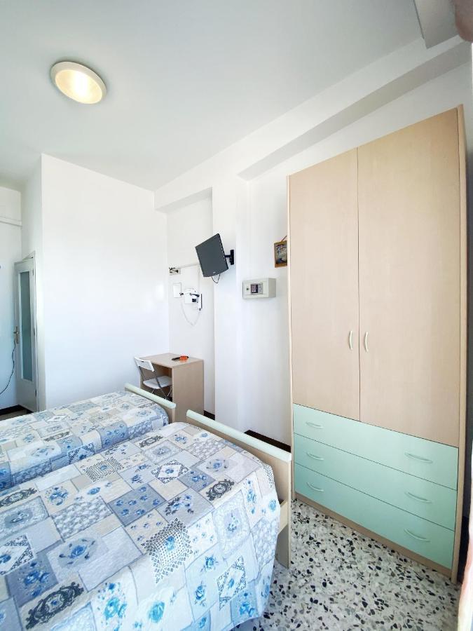 Hotel Dinarica Marotta Bagian luar foto