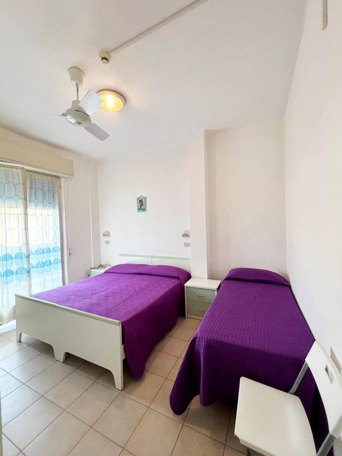 Hotel Dinarica Marotta Bagian luar foto