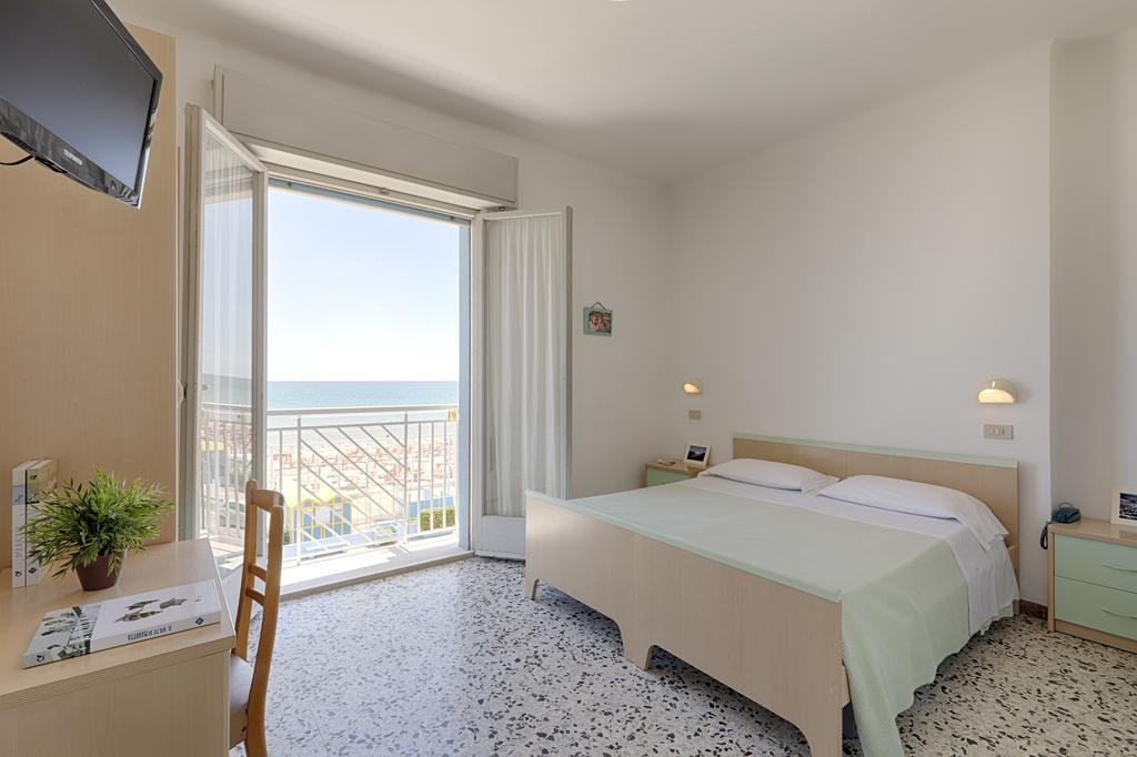Hotel Dinarica Marotta Bagian luar foto
